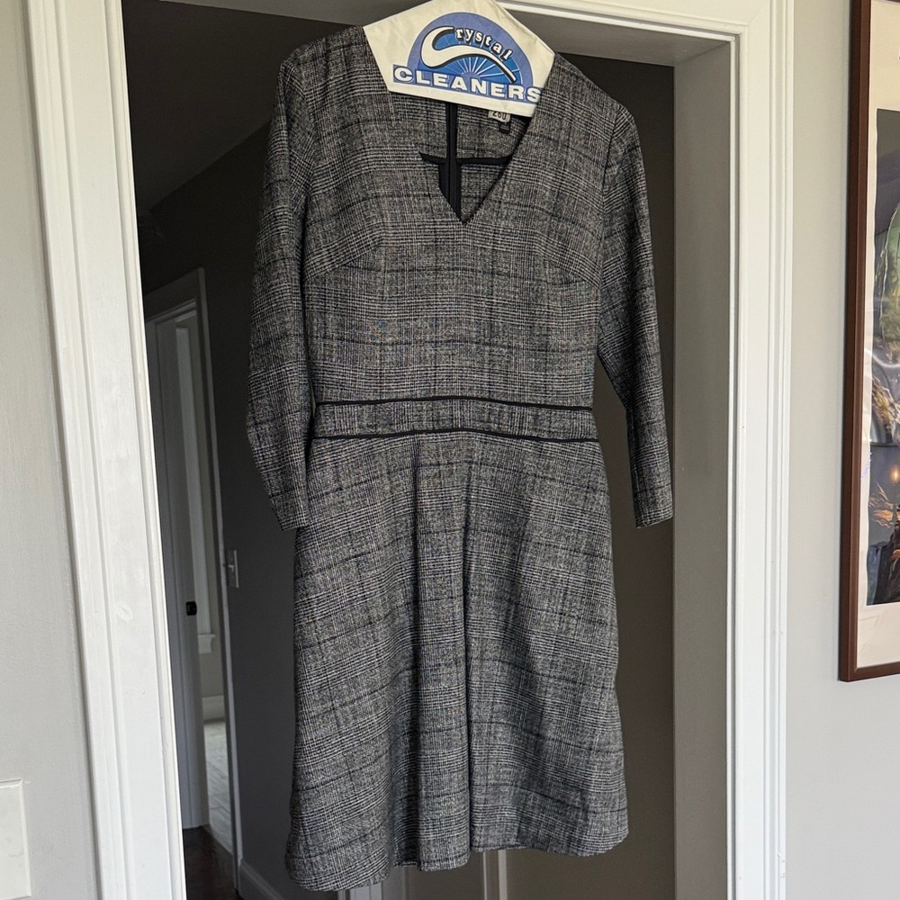 Banana Republic Black and Gray Long Sleeve Dress